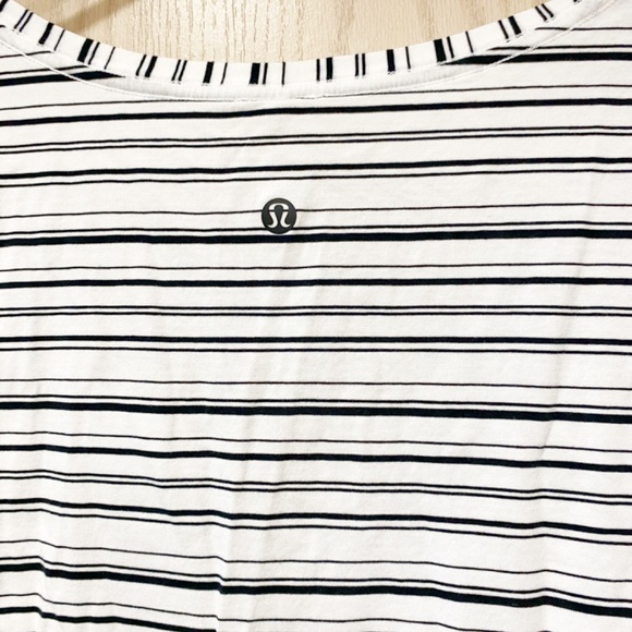 Lululemon White Stripped Size 10  Women’s Top. - Picture 6 of 8